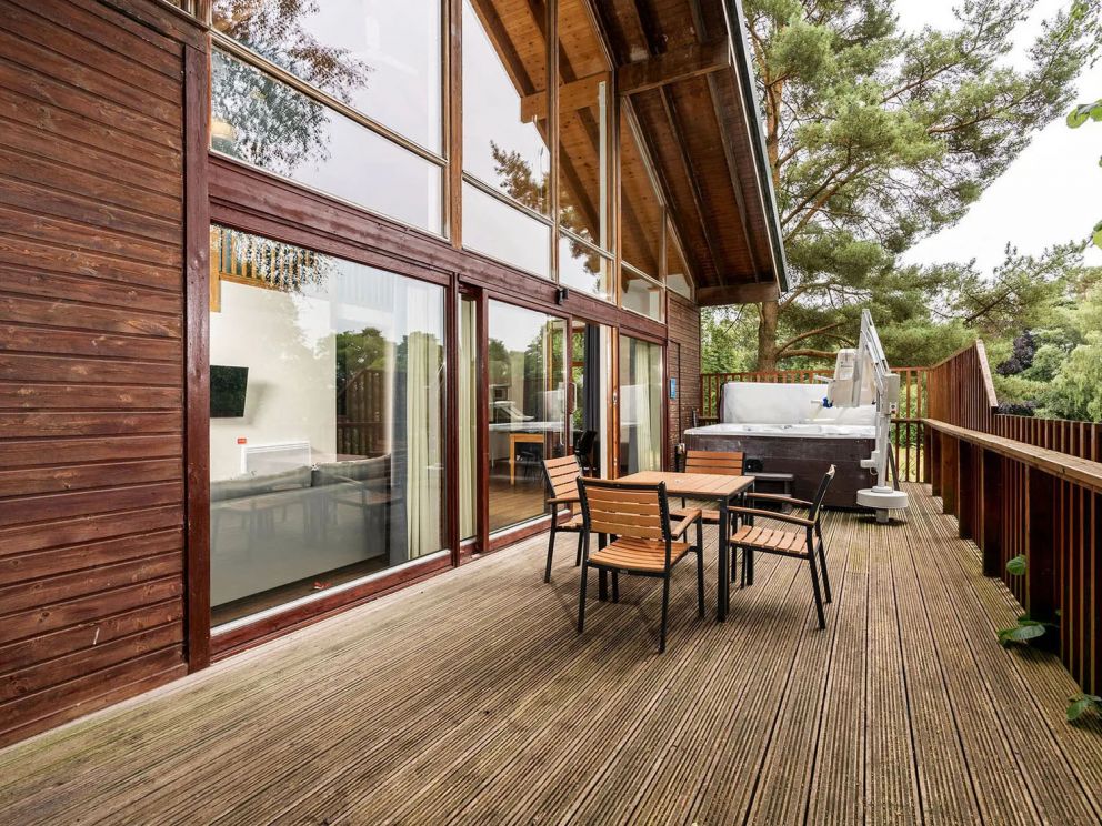 Keldy Classic Silver Birch wheelchair accessible cabin cabin.