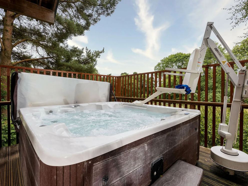 Keldy Classic Silver Birch wheelchair accessible cabin cabin.