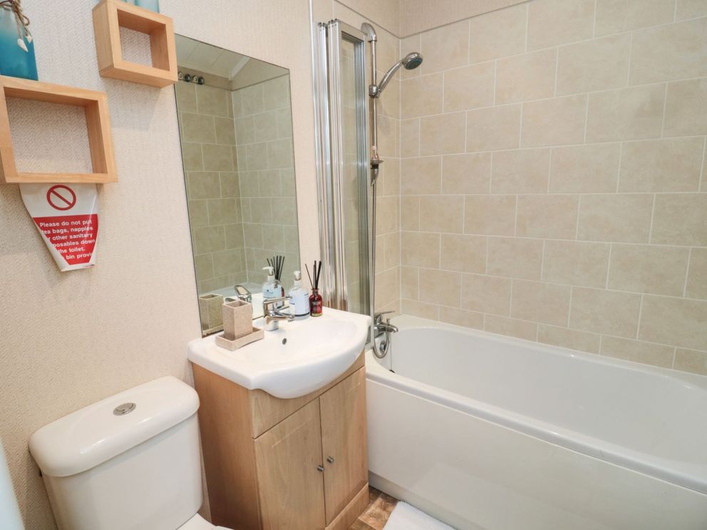 Number 43 Burnside Lodge, Northumberland - lodge for rent with hot tub