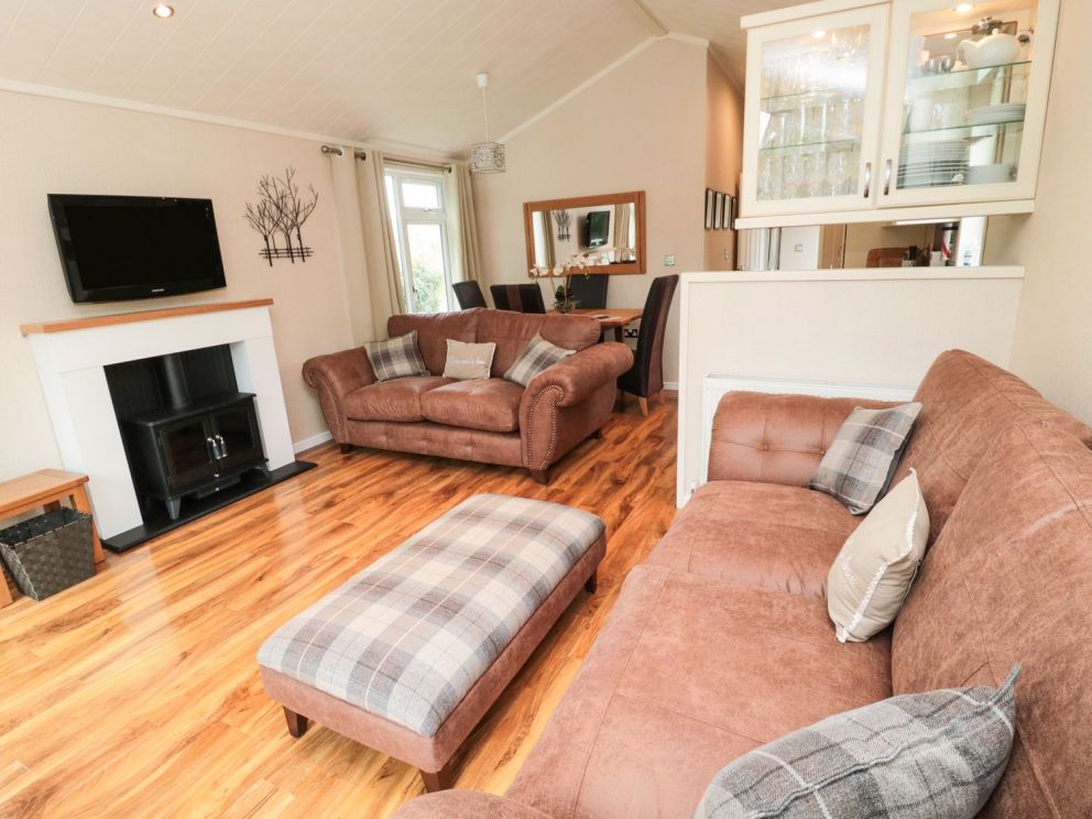 Number 43 Burnside Lodge, Northumberland - lodge for rent with hot tub