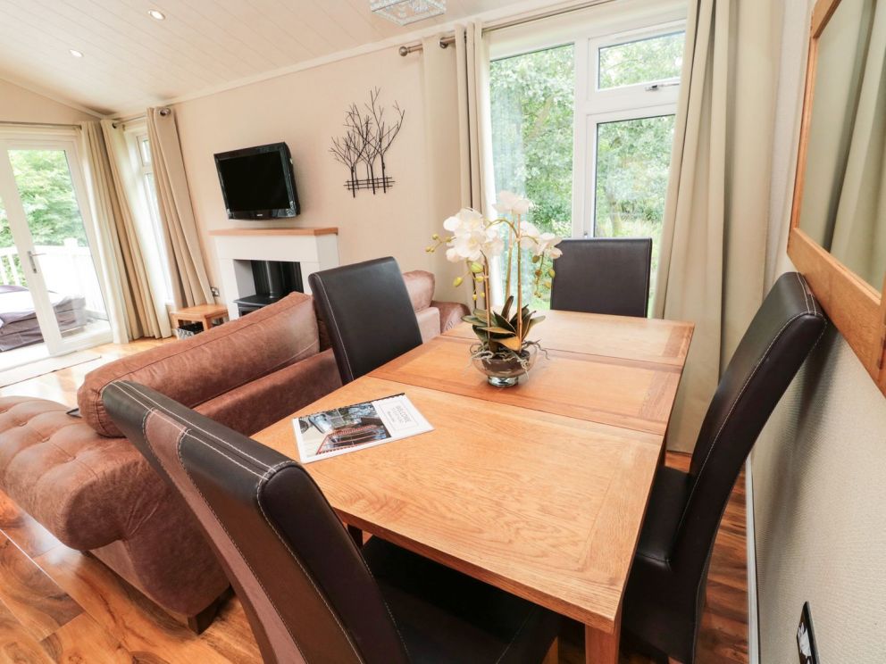 Number 43 Burnside Lodge, Northumberland - lodge for rent with hot tub