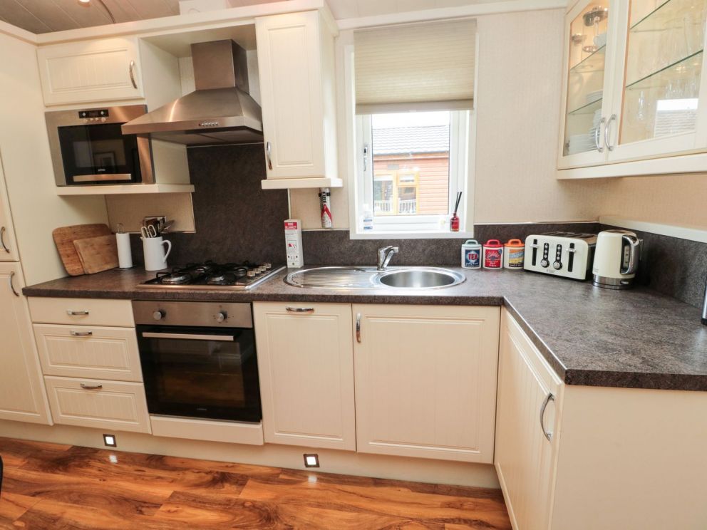 Number 43 Burnside Lodge, Northumberland - lodge for rent with hot tub