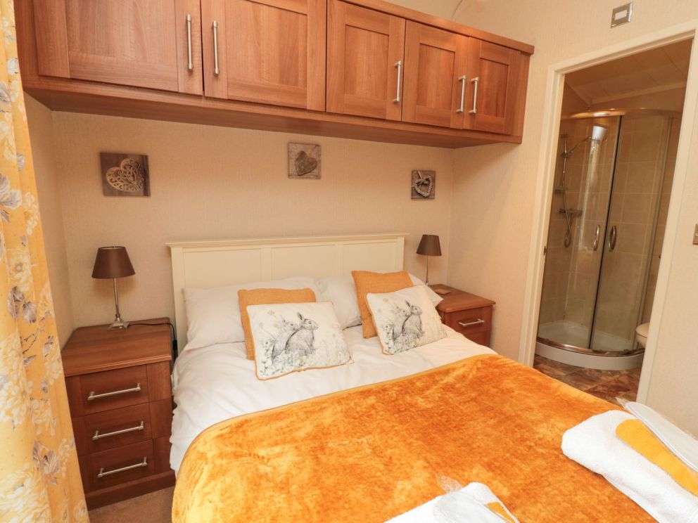 Number 43 Burnside Lodge, Northumberland - lodge for rent with hot tub