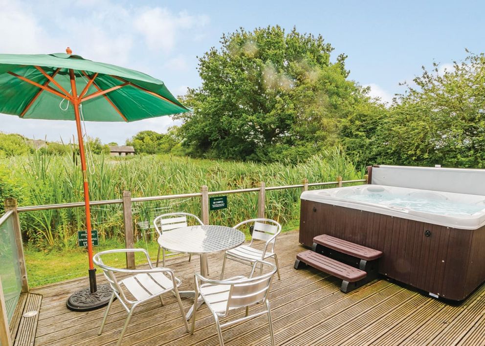 Oakwood lodges with hot tubs Yorkshire