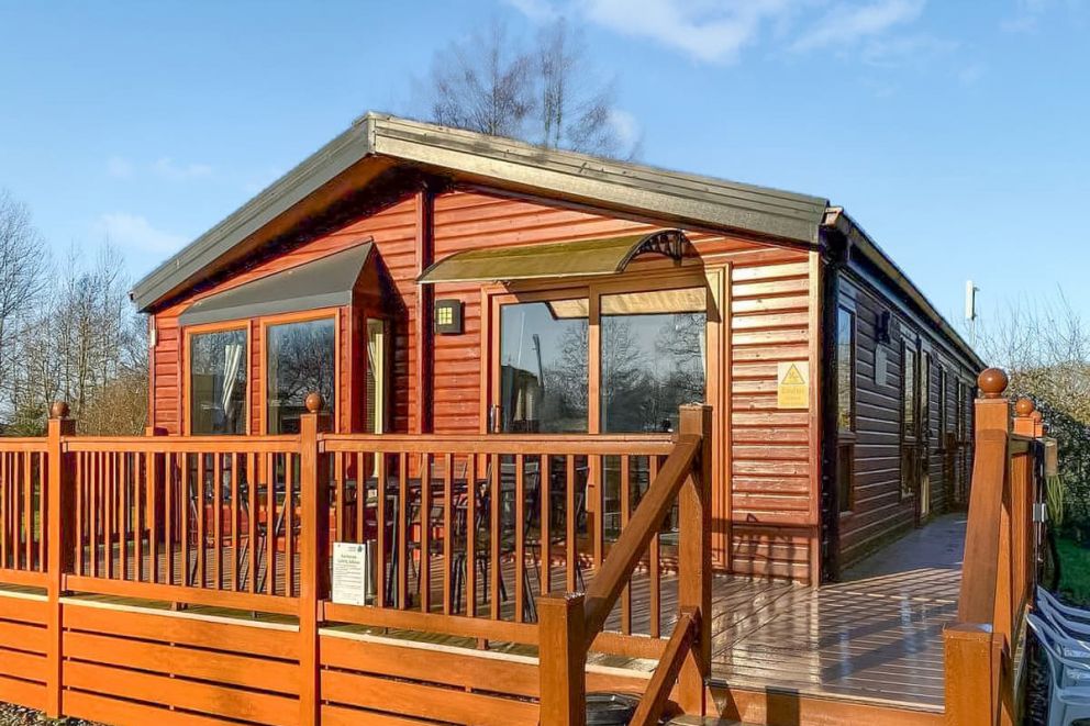 Paradise Lakeside Lodges