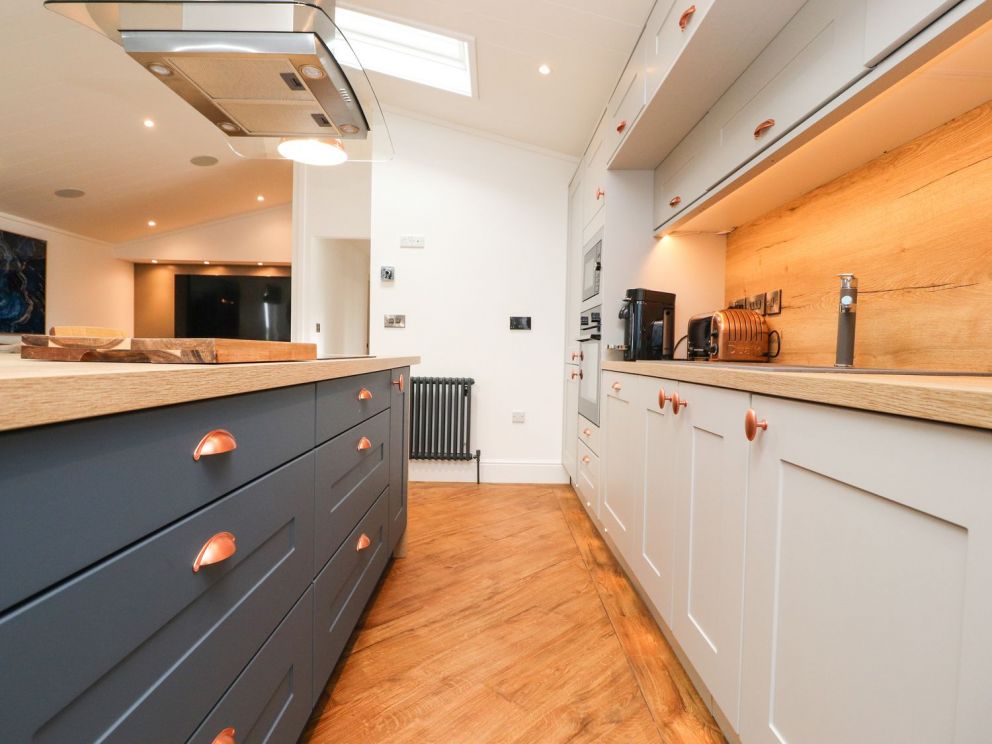 Retreat By the Bowers, Cumbria - for rent with hot tub