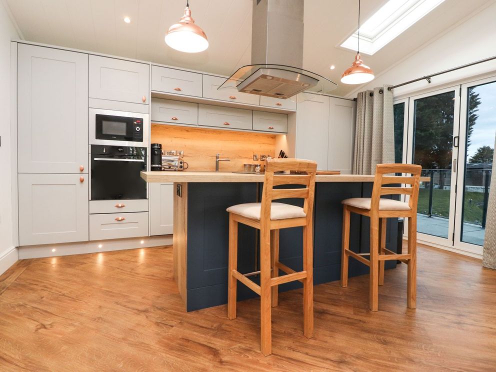 Retreat By the Bowers, Cumbria - for rent with hot tub