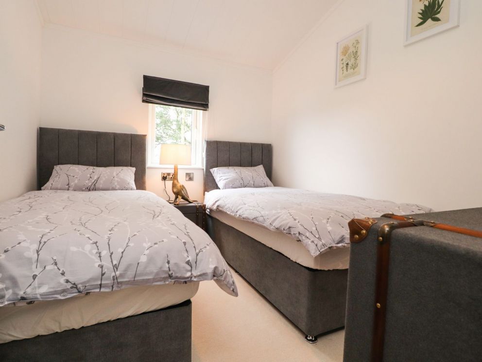 Retreat By the Bowers, Cumbria - for rent with hot tub