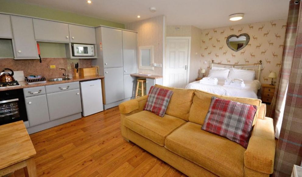 Rockland Lodges in Pickering - for rent pet friendly with hot tub