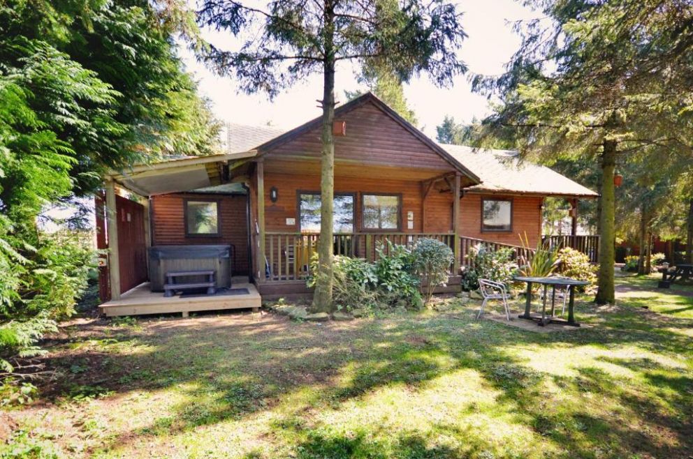 Rockland Lodges in Pickering - for rent pet friendly with hot tub