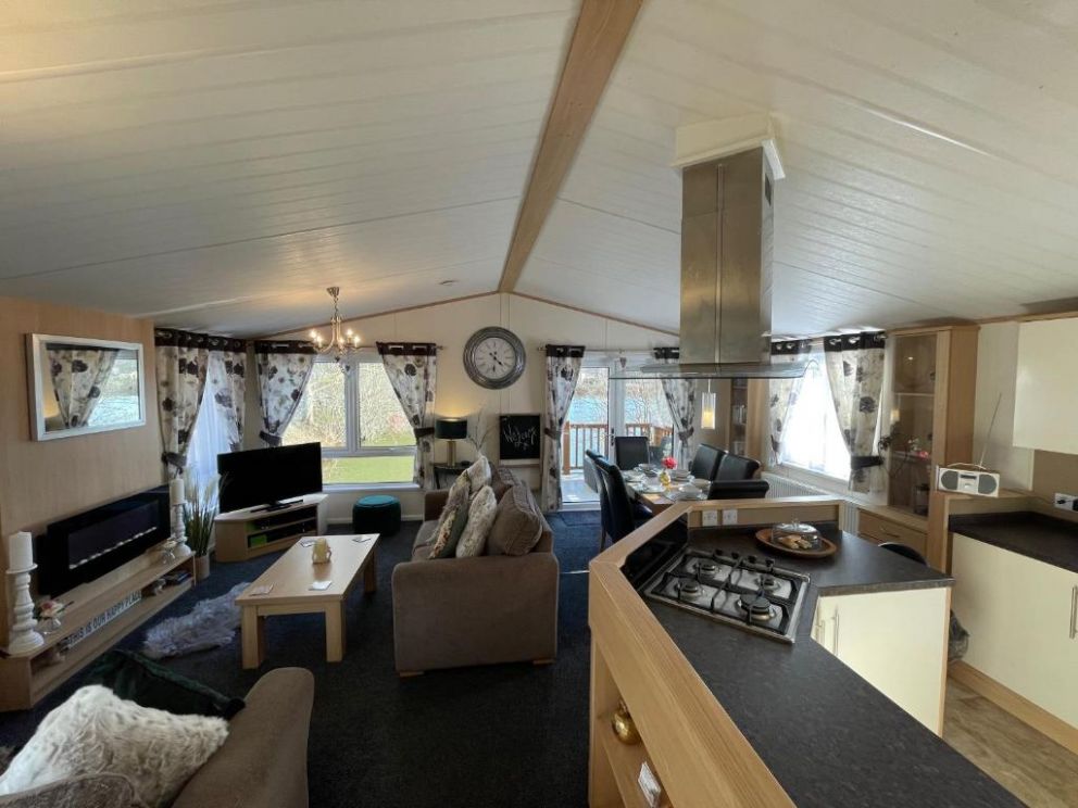Rudd lake Luxury Lakeside Lodge at Tattershall Lakes, Lincolnshire - pet friendly, holiday lodge, lakeside with hot tub and fishing