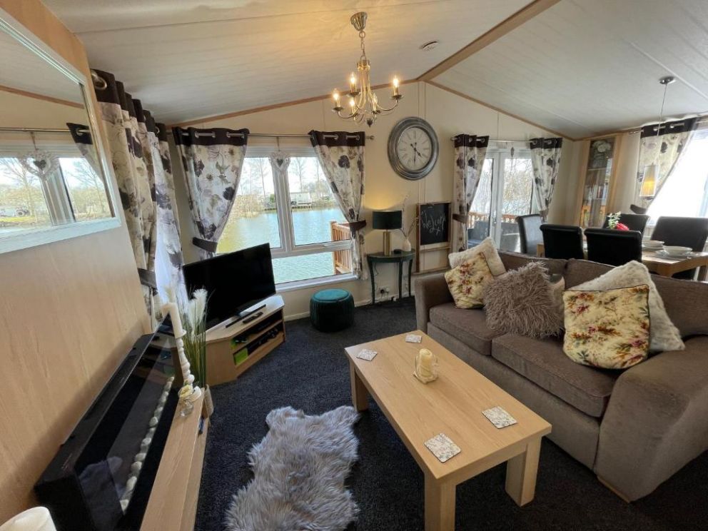 Rudd lake Luxury Lakeside Lodge at Tattershall Lakes, Lincolnshire - pet friendly, holiday lodge, lakeside with hot tub and fishing