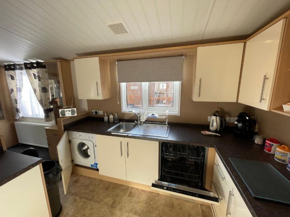 Rudd lake Luxury Lakeside Lodge at Tattershall Lakes, Lincolnshire - pet friendly, holiday lodge, lakeside with hot tub and fishing