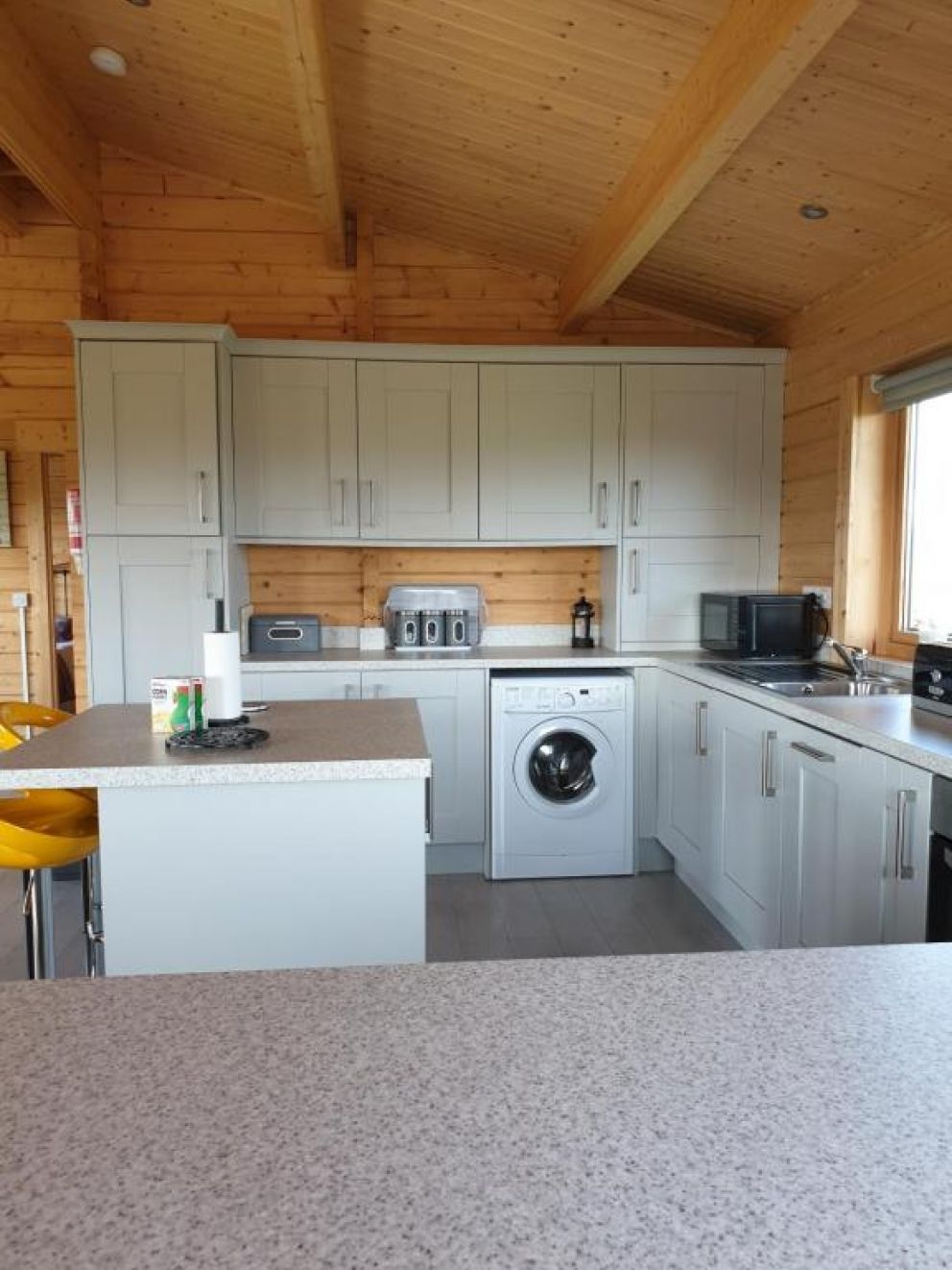 Ruth's Retreat, Shrewsbury, Shropshire - wheelchair accessible lodge for rent with hot tub
