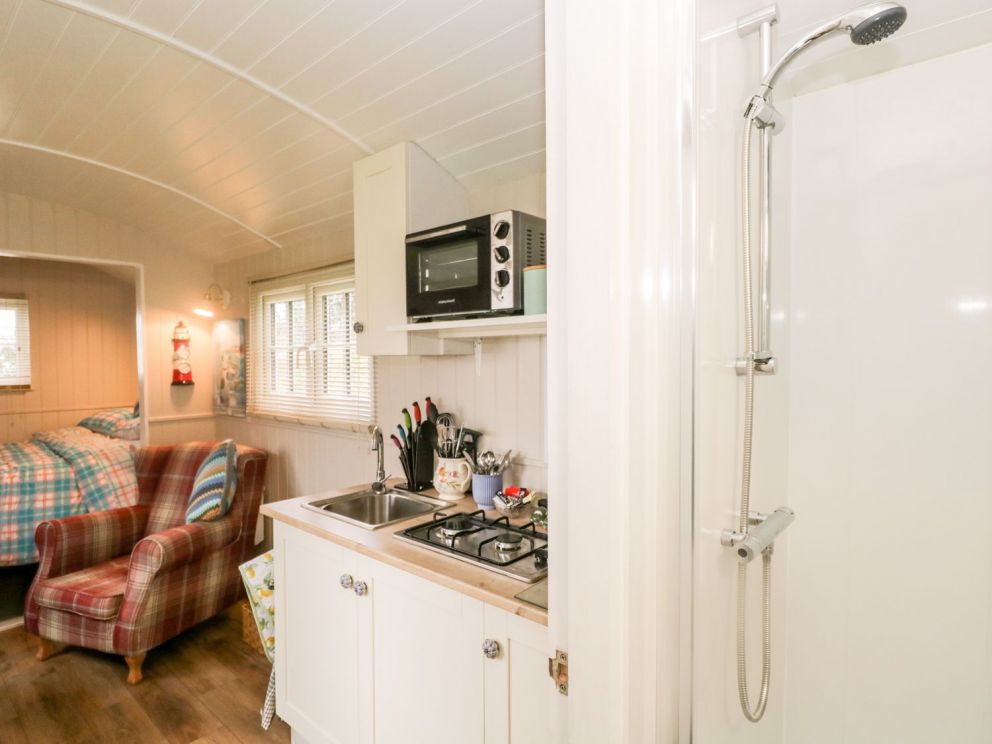 Seashore Shepherds Hut, Cumbria - to rent only 30 yards from secluded beach