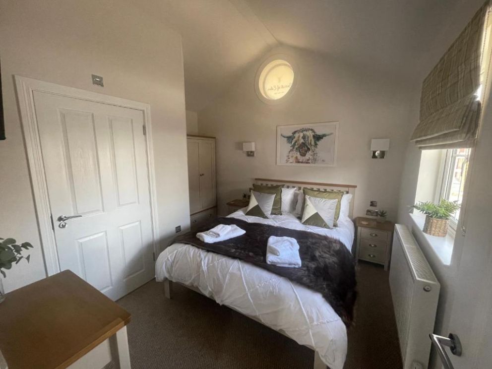 Secret of Eden Lake View Lodge in Filey, North Yorkshire - pet friendly for rent, close to the sea