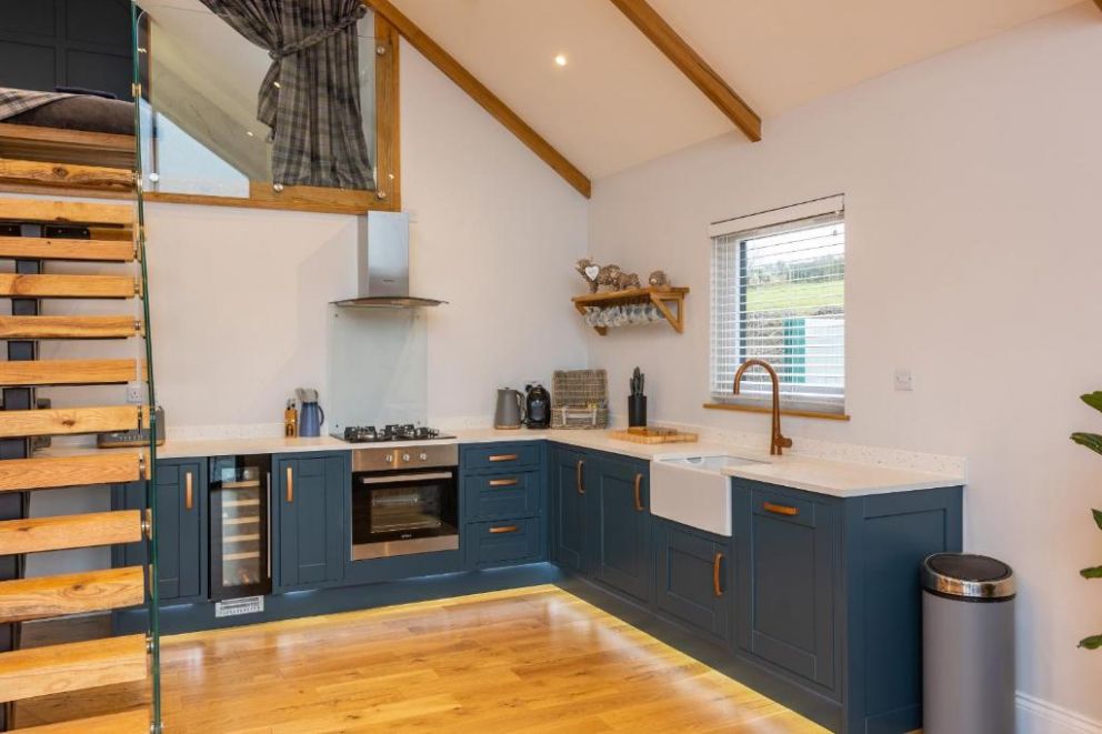 Stags Mount, Pickering, North Yorkshire - pet friendly lodge for rent with hot tub and wood burning stove