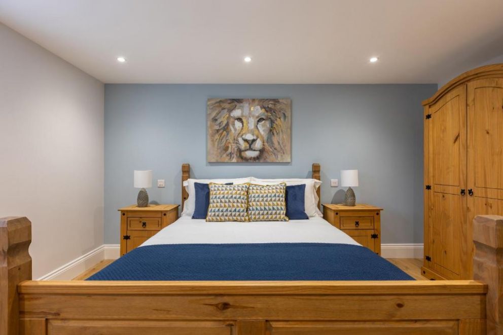 Stags Mount, Pickering, North Yorkshire - pet friendly lodge for rent with hot tub and wood burning stove