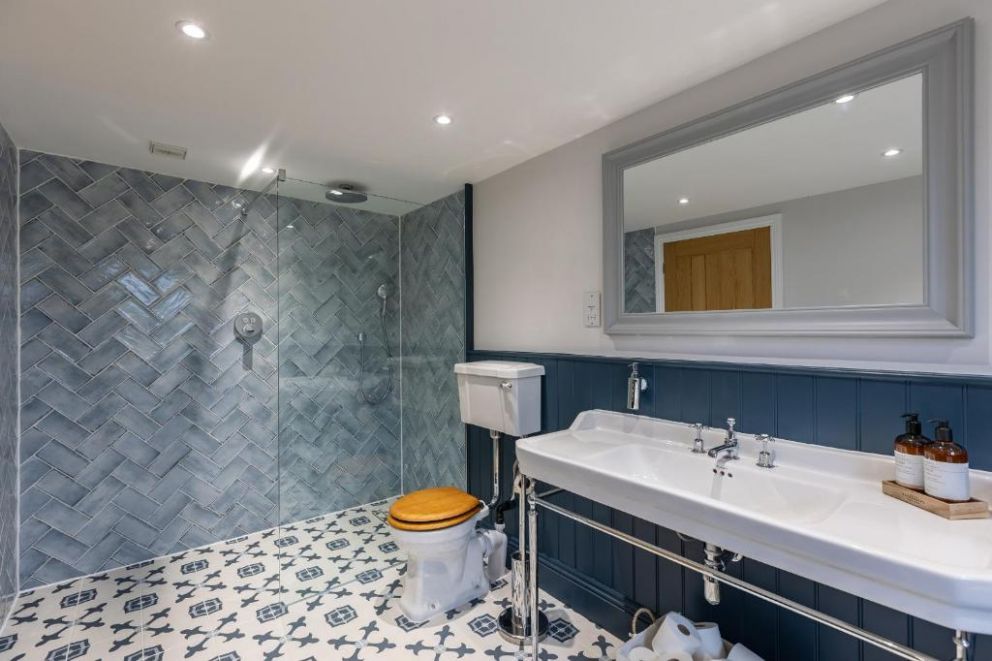 Stags Mount, Pickering, North Yorkshire - pet friendly lodge for rent with hot tub and wood burning stove