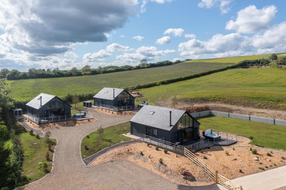 Stags Mount, Pickering, North Yorkshire - pet friendly lodge for rent with hot tub and wood burning stove