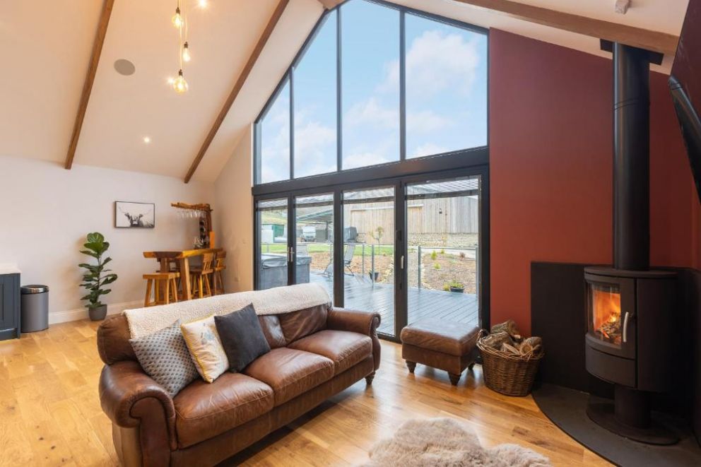 Stags Mount, Pickering, North Yorkshire - pet friendly lodge for rent with hot tub and wood burning stove