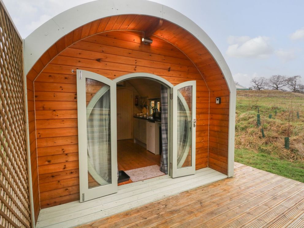 The Crowkeld Cabins, Kildwick, nr Cross Hills - for rent , romantic getaway in the countryside