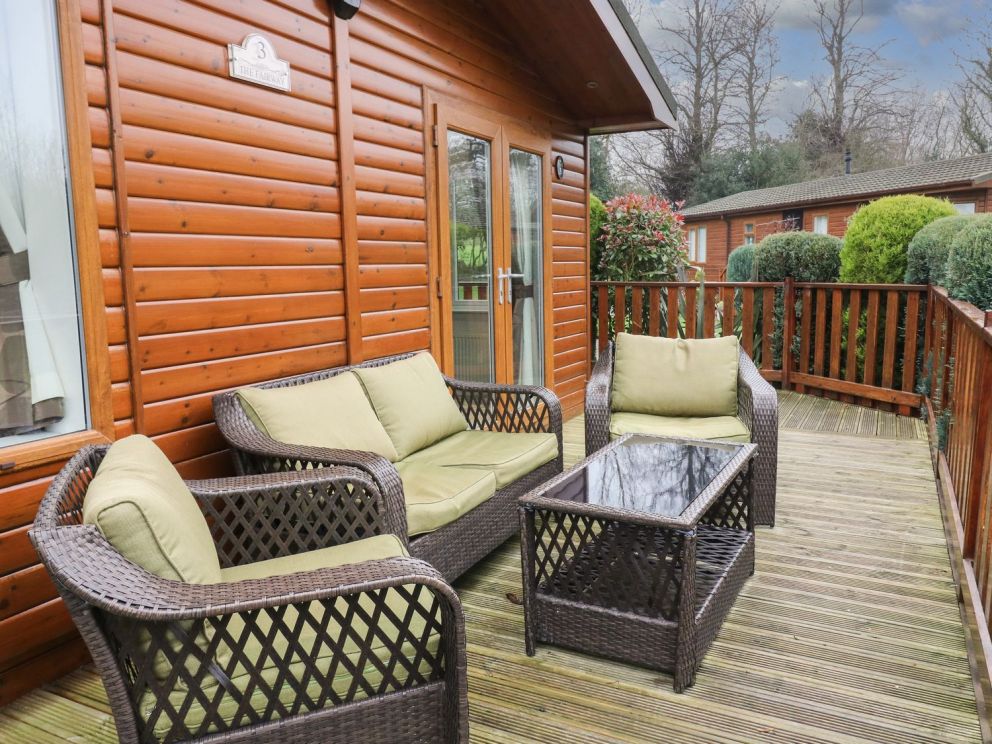 The Fairway at Cottingham Parks Golf & Leisure Club - lodge for rent, with hot tub