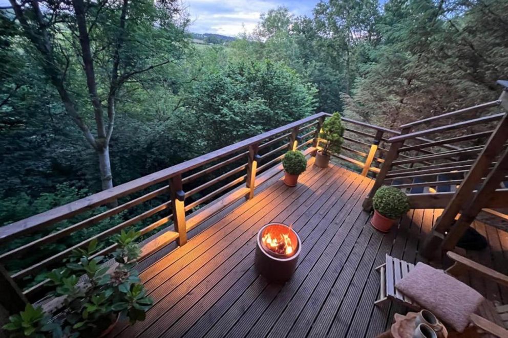 The Pines Treehouse at Treetops Hideouts