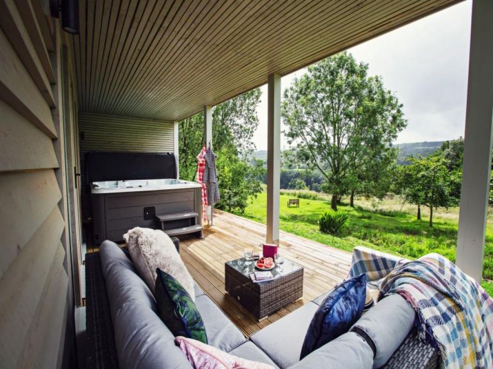 Washburn Valley Lodges - for rent with wood burner and hot tub