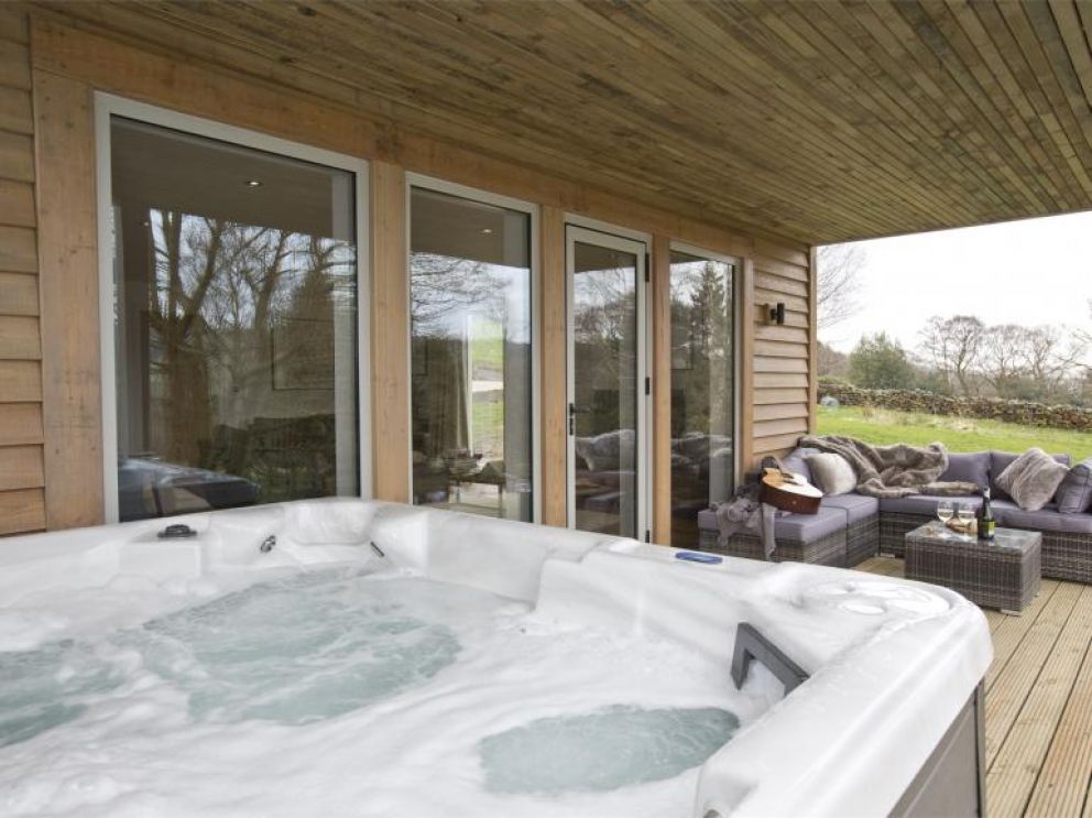 Washburn Valley Lodges - for rent with wood burner and hot tub