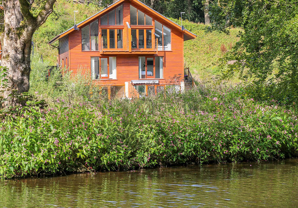 Waterside Lodges Elland, West Yorkshire Self Catering Holiday Lodges