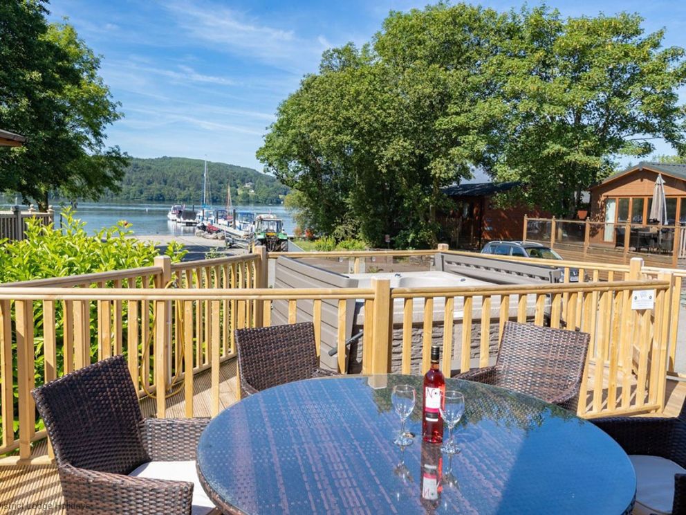 White Cross Bay, Windermere - for rent some with hot tubs, lake views and mountain views