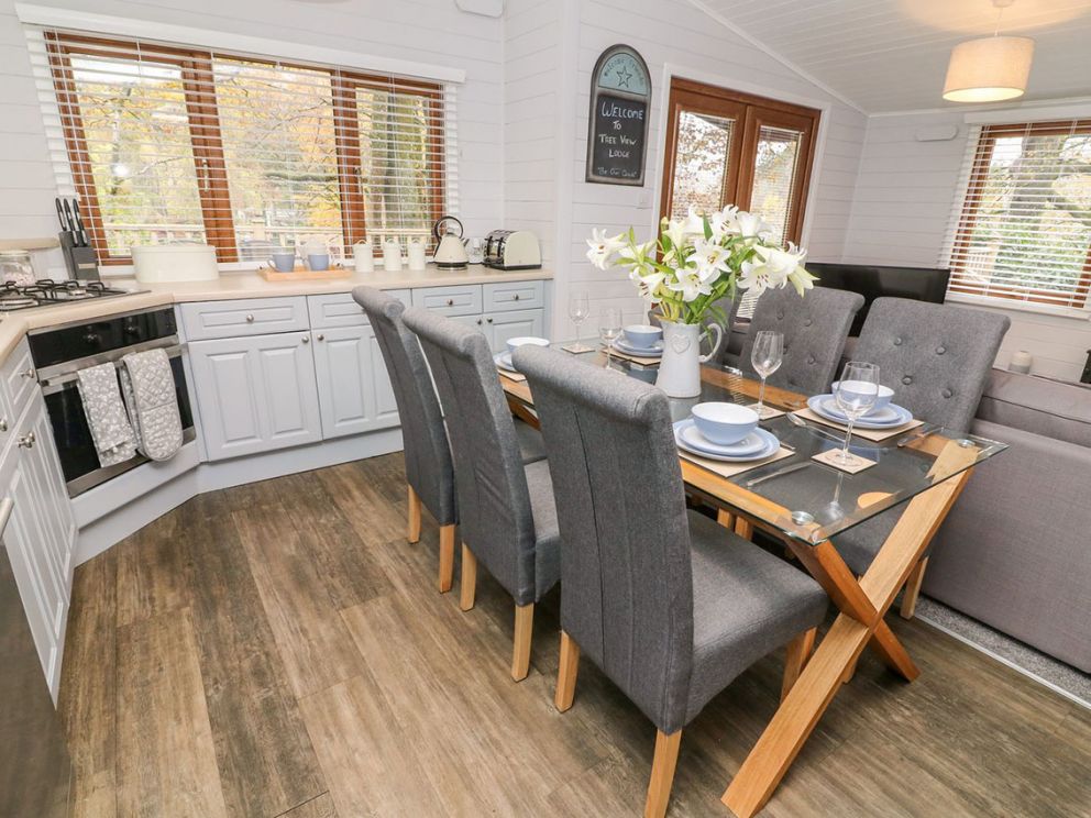 White Cross Bay, Windermere - for rent some with hot tubs, lake and mountain views