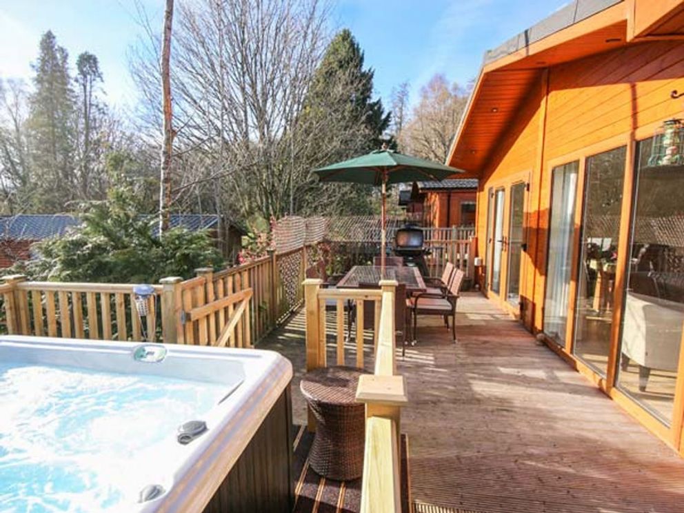 White Cross Bay, Windermere - for rent some with hot tubs, lake and mountain views