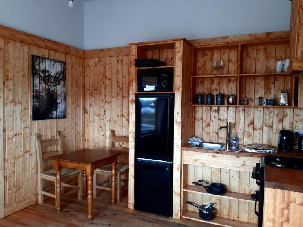 Dulrush Fishing Lodge and Guest House, Belleek, County Fermanagh - 17 bedroom guest house, with hot tubs, exercise pool, saunas, steam room and boat hire