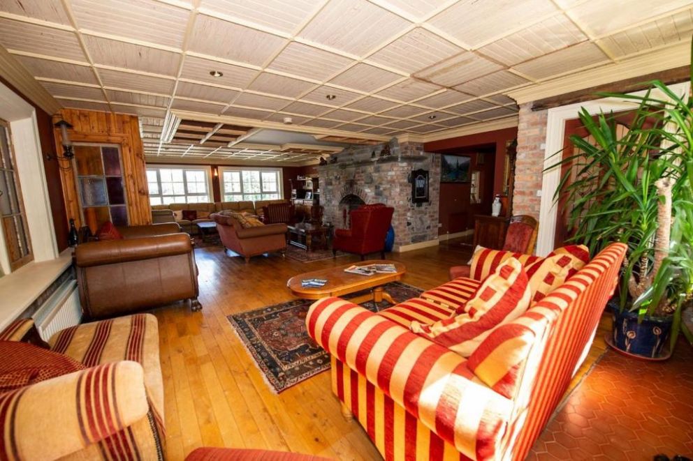 Dulrush Fishing Lodge and Guest House, Belleek, County Fermanagh - 17 bedroom guest house, with hot tubs, exercise pool, saunas, steam room and boat hire