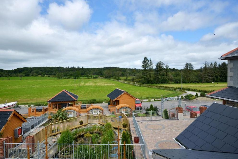 Dulrush Fishing Lodge and Guest House, Belleek, County Fermanagh - 17 bedroom guest house, with hot tubs, exercise pool, saunas, steam room and boat hire