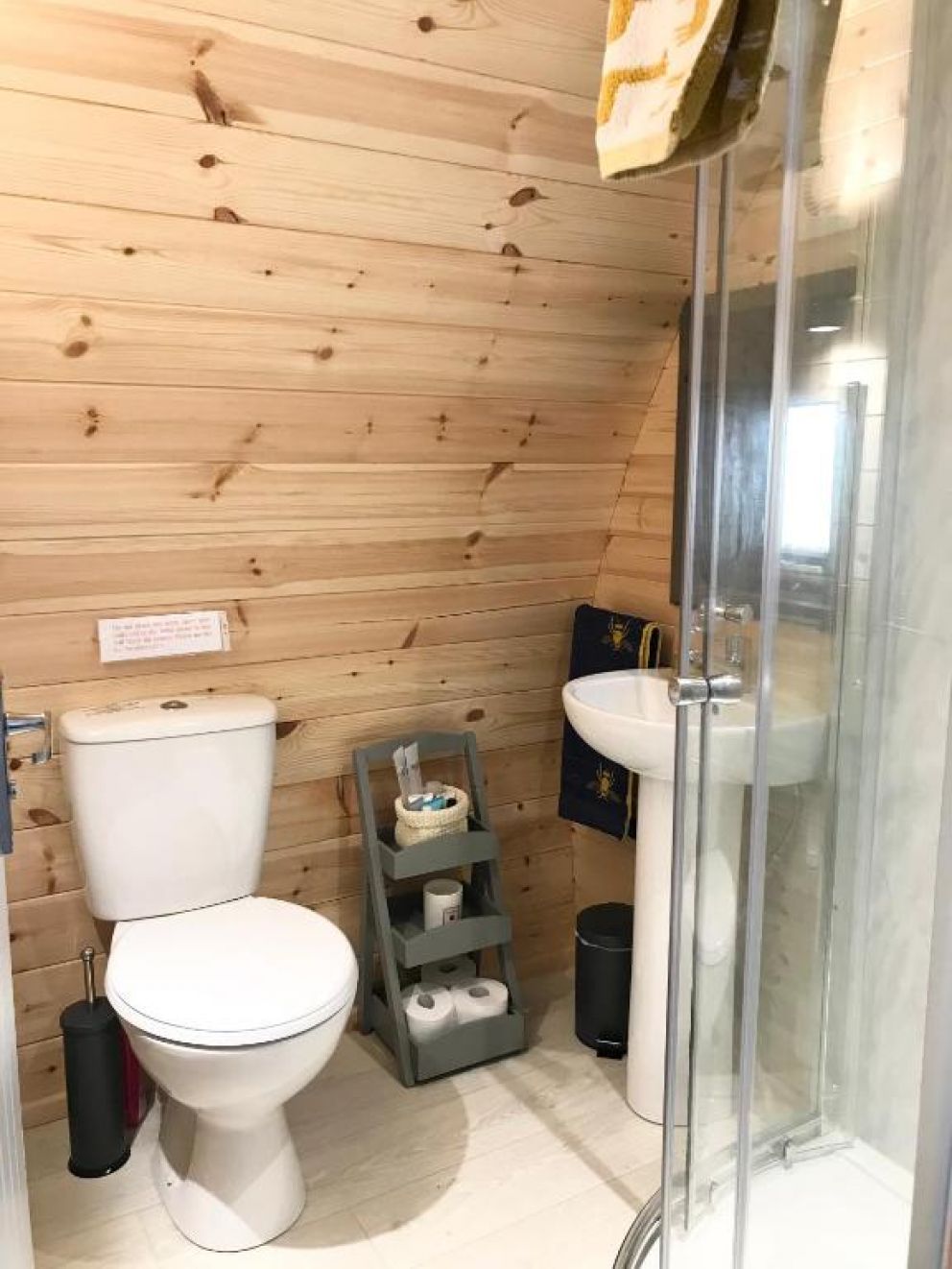 Lough Erne Glamping Pod, Enniskillen, County Fermanagh - glamping pod with shower room, wifi, barbeque, private jetty and patio with river views