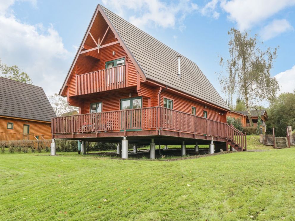 12 Cornadarragh in Pleydell near Belturbet - for rent with wood burning stove