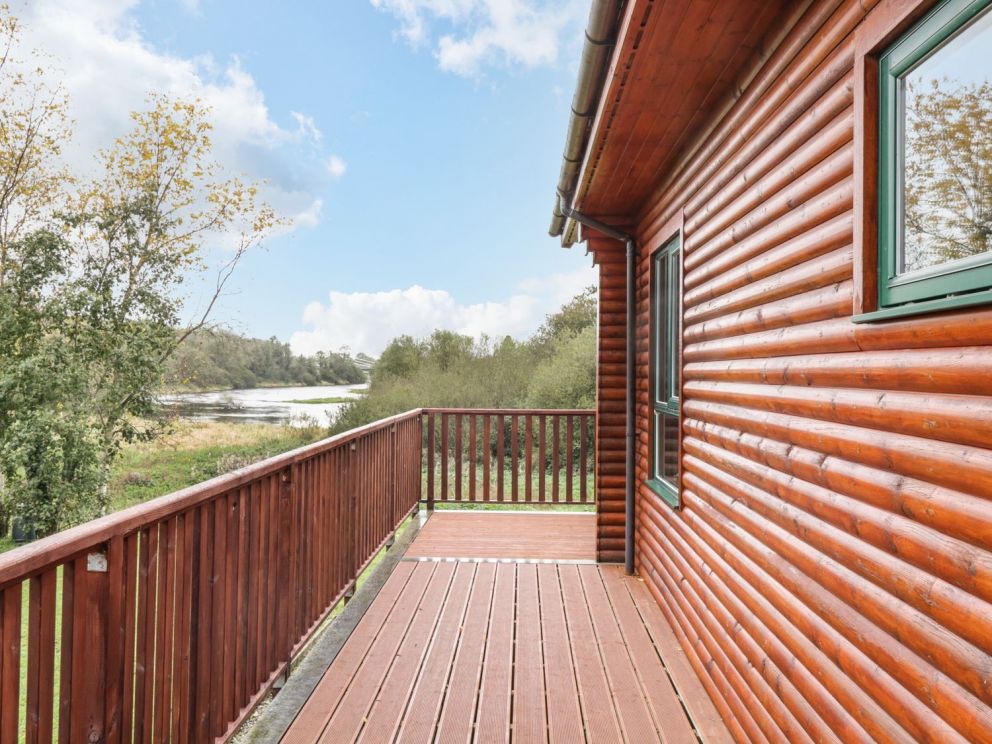 12 Cornadarragh in Pleydell near Belturbet - for rent with wood burning stove