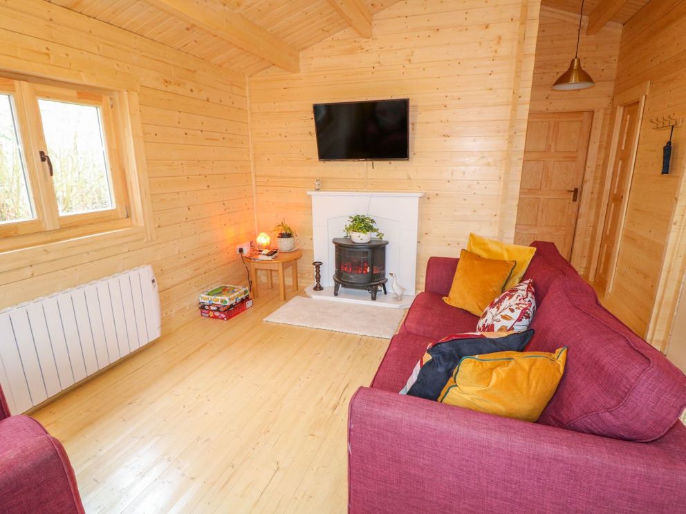 Inisean Lodge, Dunglow - for rent near the sea