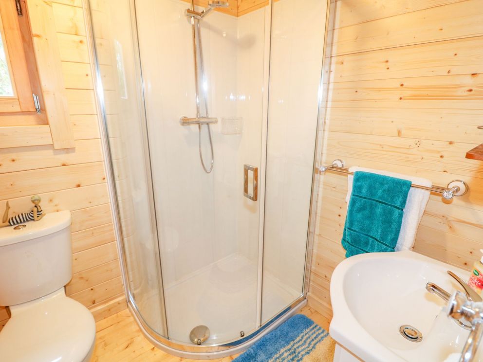 Inisean Lodge, Dunglow - for rent near the sea