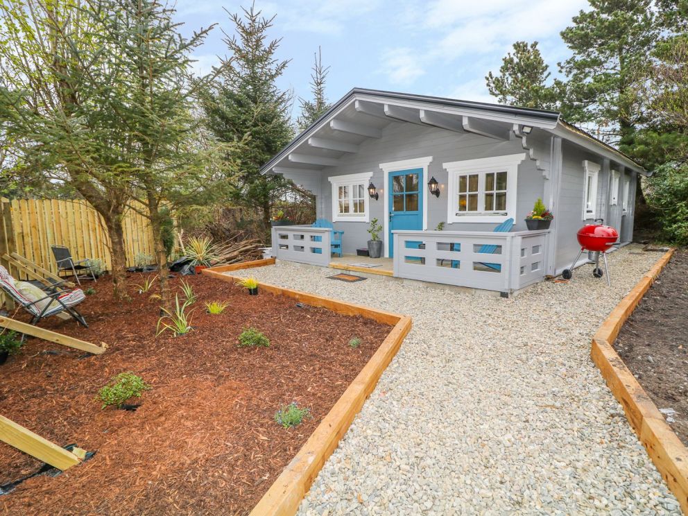 Inisean Lodge, Dunglow - for rent near the sea