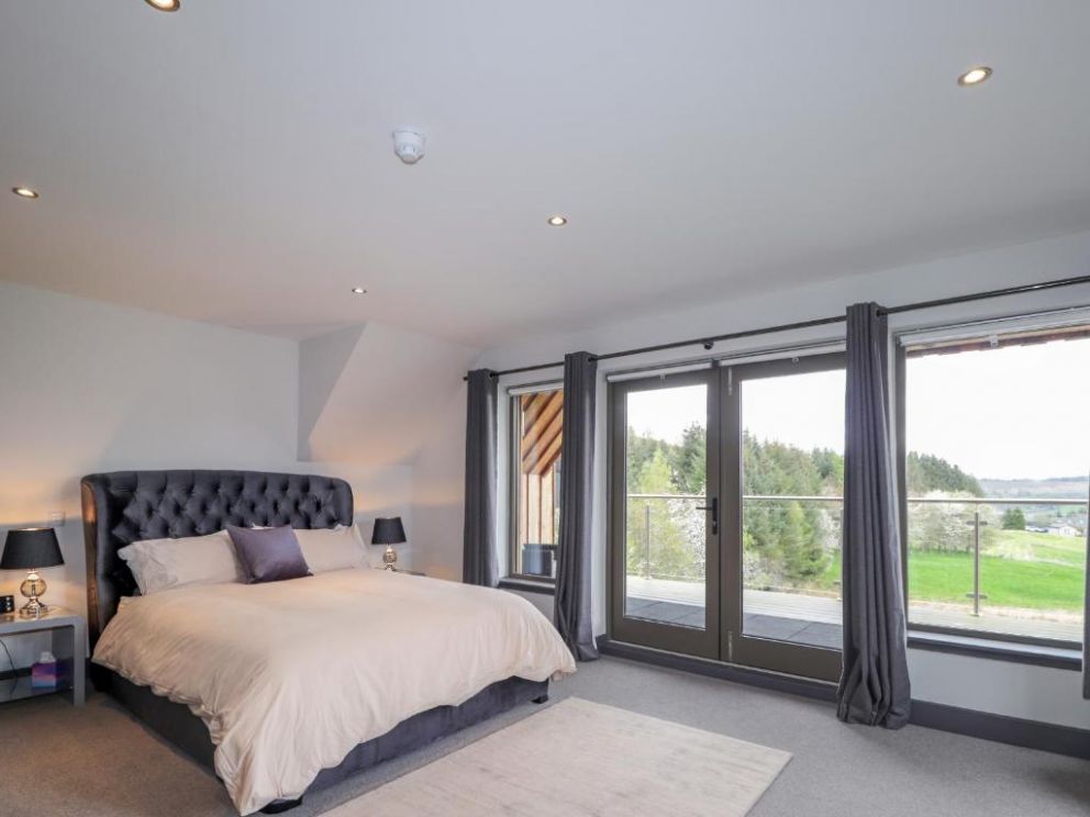 Ben Luna Lodge near Loch Ness