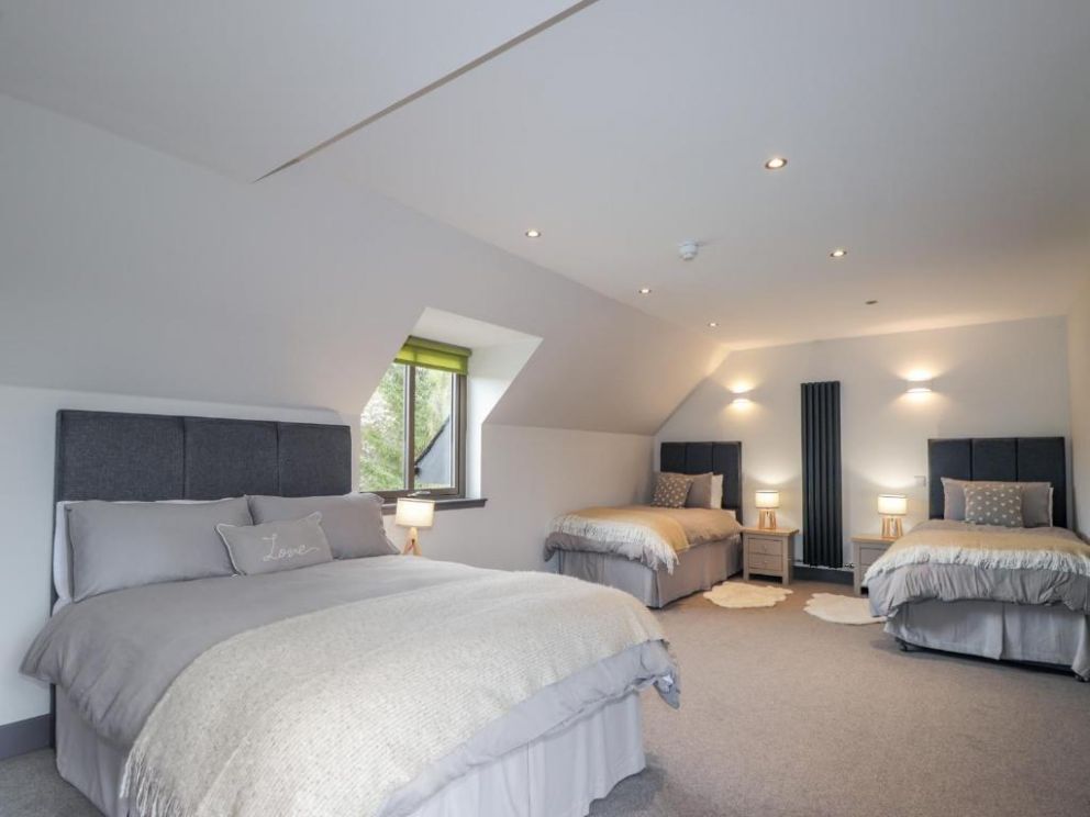 Ben Luna Lodge near Loch Ness