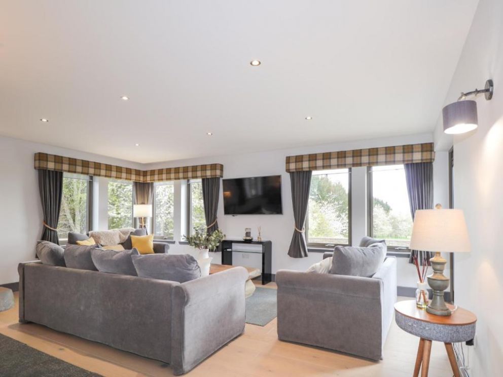 Ben Luna Lodge near Loch Ness