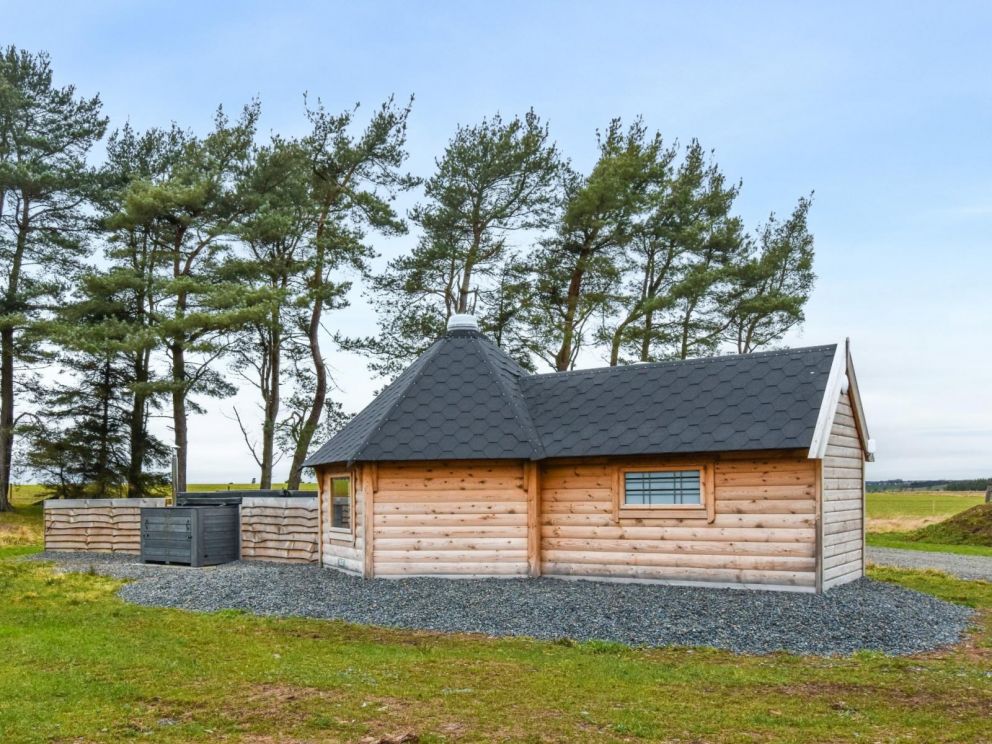 Bowmuir Farm Holidays, Libberton, Carnwath, Lanarkshire - pet friendly, holiday cabins with hot tub, enclosed garden and shared BBQ hut in Scotland