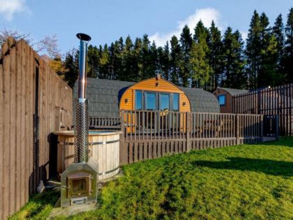 Bridgend of Pearsie Pods in Kirriemuir, Angus - for rent with hot tub and BBQ hut