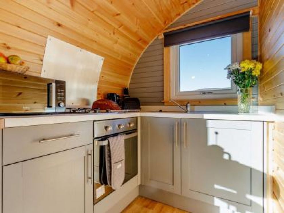 Bridgend of Pearsie Pods in Kirriemuir, Angus - for rent with hot tub and BBQ hut