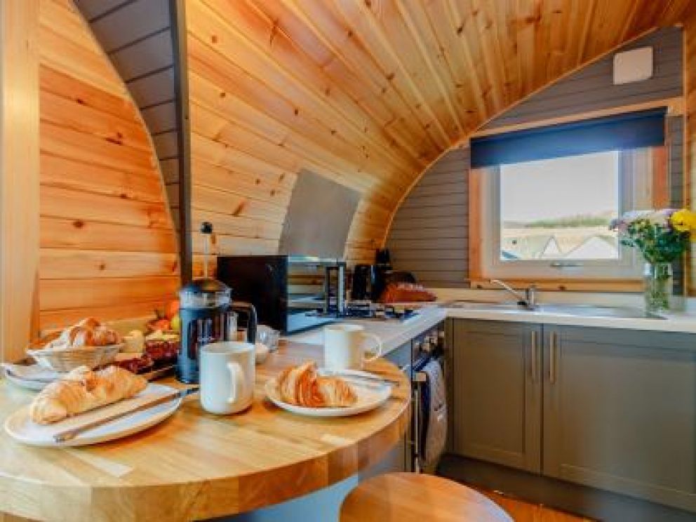 Bridgend of Pearsie Pods in Kirriemuir, Angus - for rent with hot tub and BBQ hut